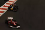 Foto zur News: Fernando Alonso (Ferrari) und Mark Webber (Red Bull)