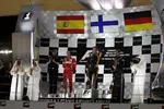 Foto zur News: Fernando Alonso (Ferrari), Sebastian Vettel (Red Bull) und Kimi Räikkönen (Lotus)