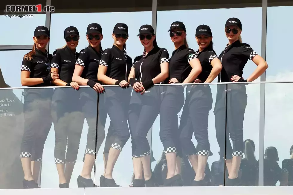 Foto zur News: Grid Girls in Abu Dhabi