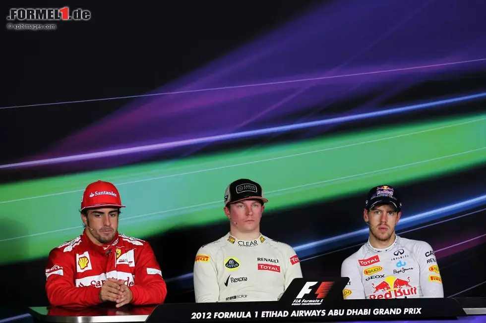 Foto zur News: Fernando Alonso (Ferrari), Sebastian Vettel (Red Bull) und Kimi Räikkönen (Lotus)