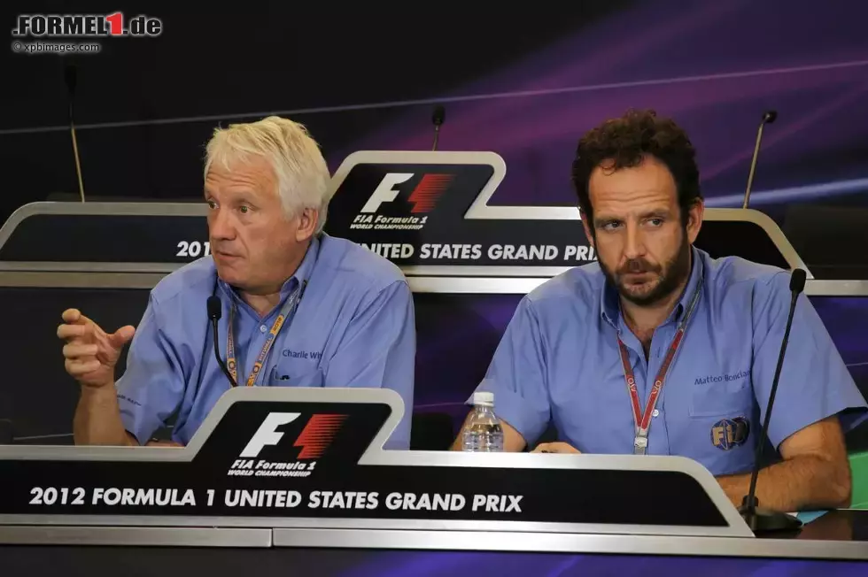 Foto zur News: Charlie Whiting (Technischer Delegierter der FIA) und Matteo Bonciani (Pressesprecher der FIA)