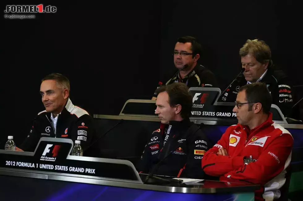 Foto zur News: Eric Boullier (Lotus-Teamchef), Norbert Haug (Mercedes-Motorsportchef), Martin Whitmarsh (Teamchef, McLaren), Christian Horner (Red-Bull-Teamchef) und Stefano Domenicali (Ferrari-Teamchef)