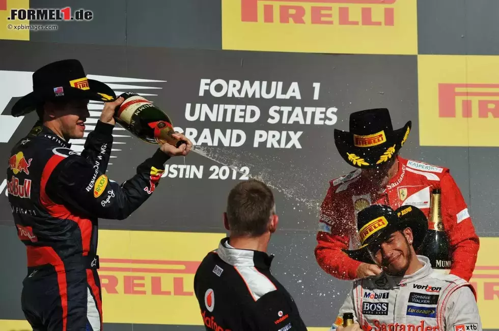 Foto zur News: Lewis Hamilton (McLaren) und Sebastian Vettel (Red Bull)