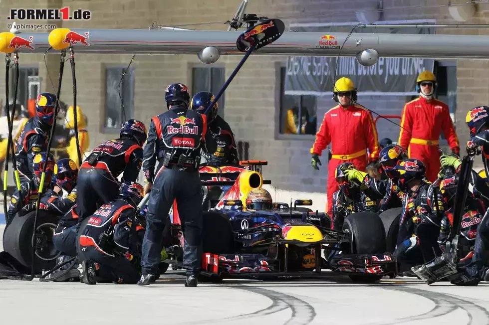 Foto zur News: Sebastian Vettel (Red Bull)