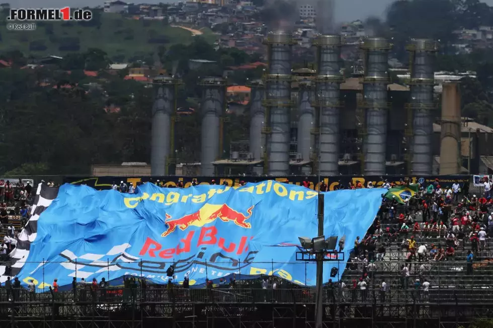 Foto zur News: Fans von Red Bull