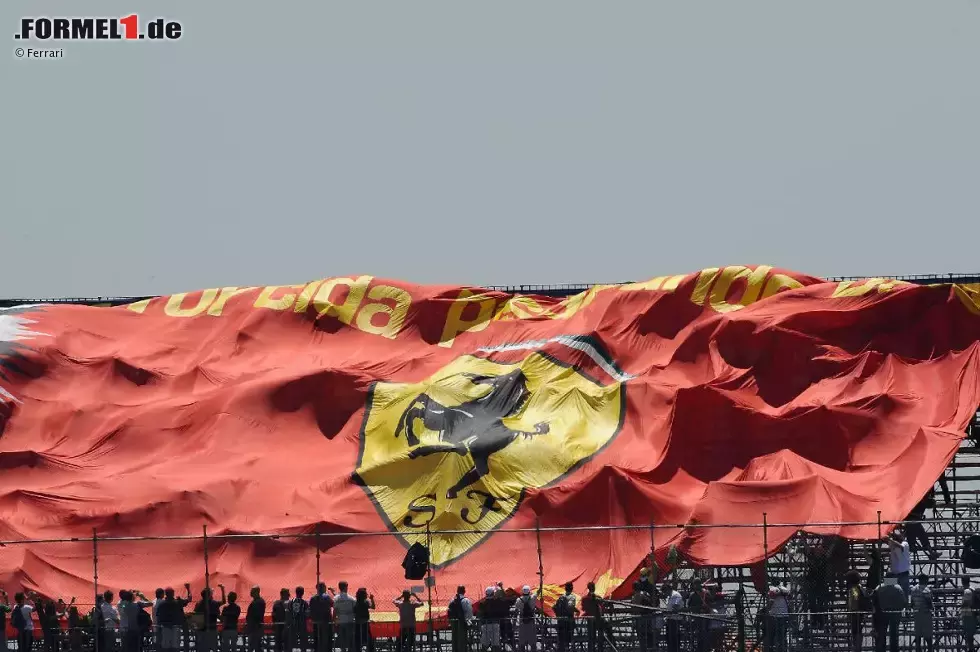 Foto zur News: Ferrari-Fans