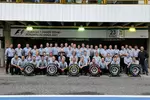 Foto zur News: Das Pirelli-Team in der Formel 1