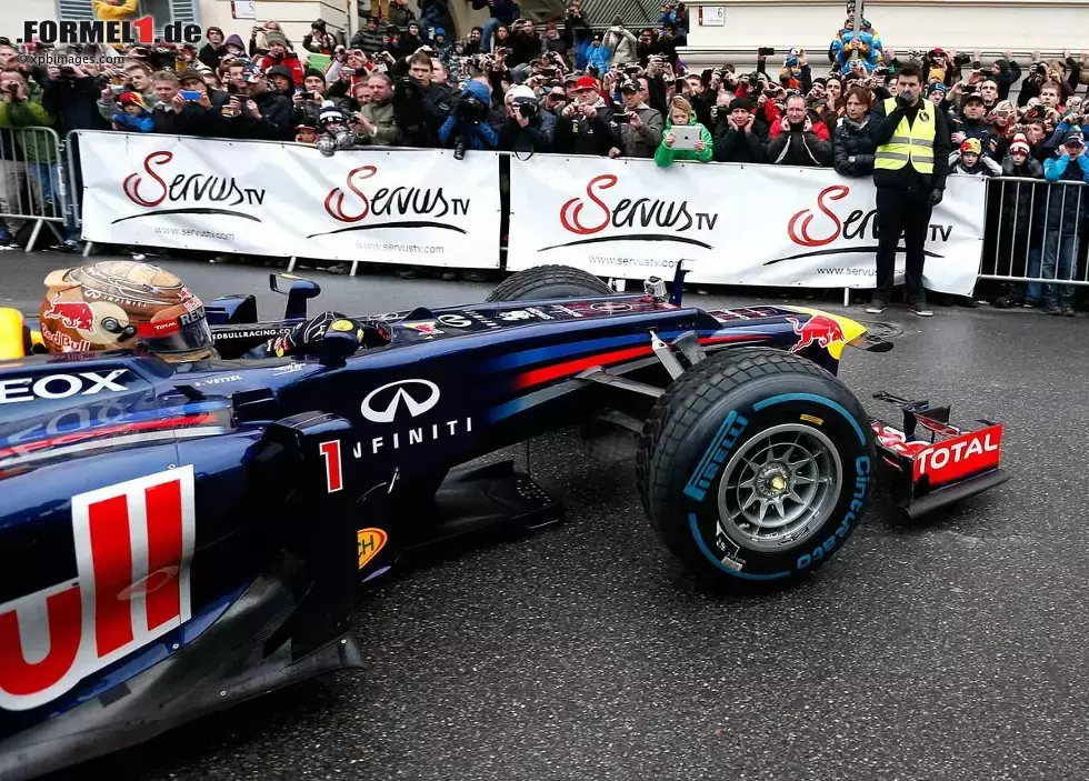 Foto zur News: Sebastian Vettel besuchte mit seinem Weltmeister-Auto die Steiermark