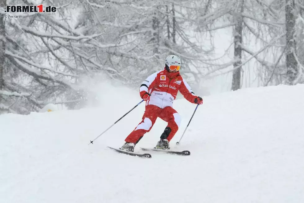 Foto zur News: Felipe Massa (Ferrari) beim Skifahren in Madonna di Campiglio