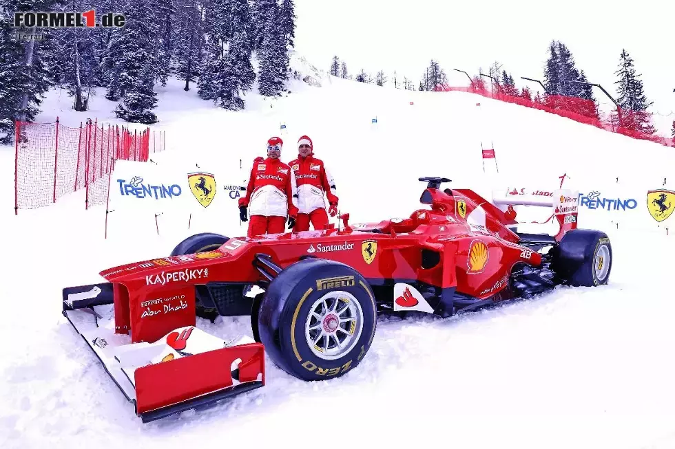 Foto zur News: Fernando Alonso, Felipe Massa und der Ferrari F2012 aus dem Vorjahr