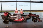 Foto zur News: Jenson Button (McLaren) und Sergio Perez (McLaren)