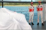 Foto zur News: Sergio Perez (McLaren) und Jenson Button (McLaren)