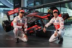 Foto zur News: Jenson Button (McLaren) und Sergio Perez (McLaren)