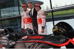 Foto zur News: Jenson Button (McLaren), Martin Whitmarsh und Sergio Perez (McLaren)