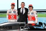 Foto zur News: Jenson Button (McLaren), Martin Whitmarsh und Sergio Perez (McLaren)