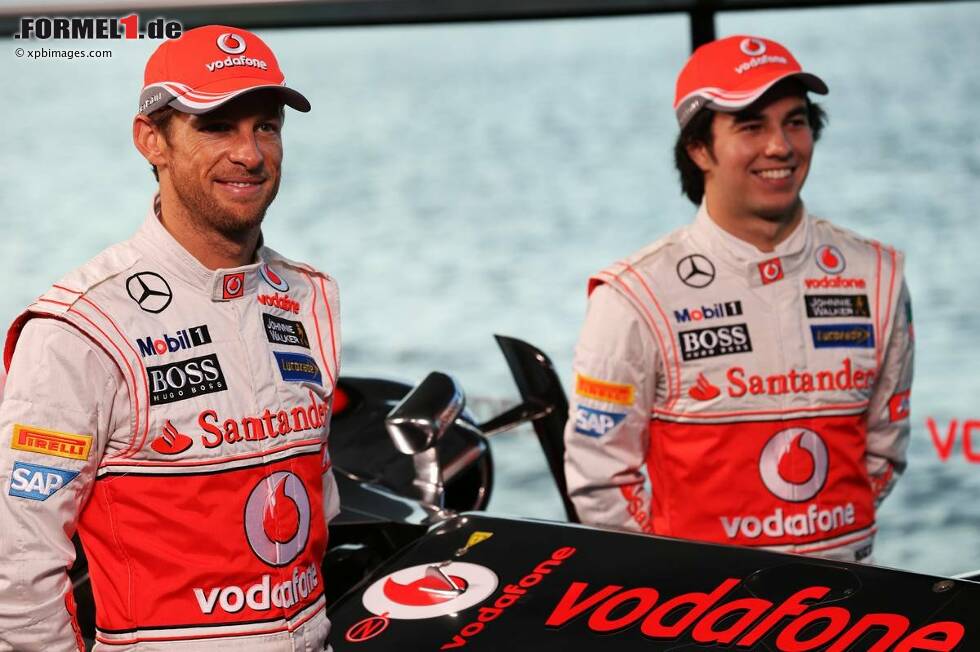 Foto zur News: Jenson Button (McLaren) und Sergio Perez (McLaren)