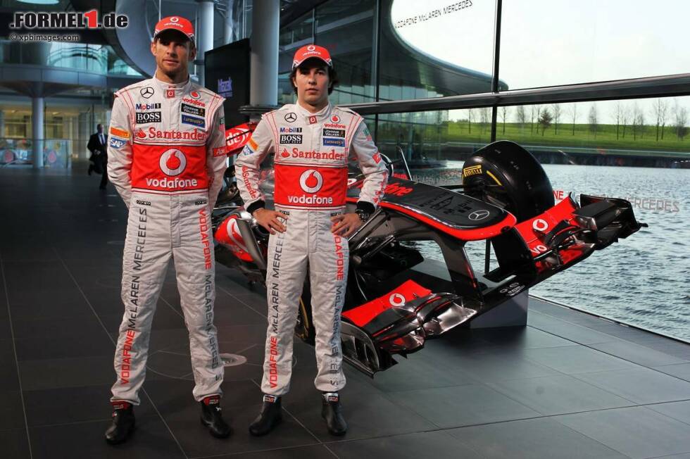 Foto zur News: Jenson Button (McLaren) und Sergio Perez (McLaren)