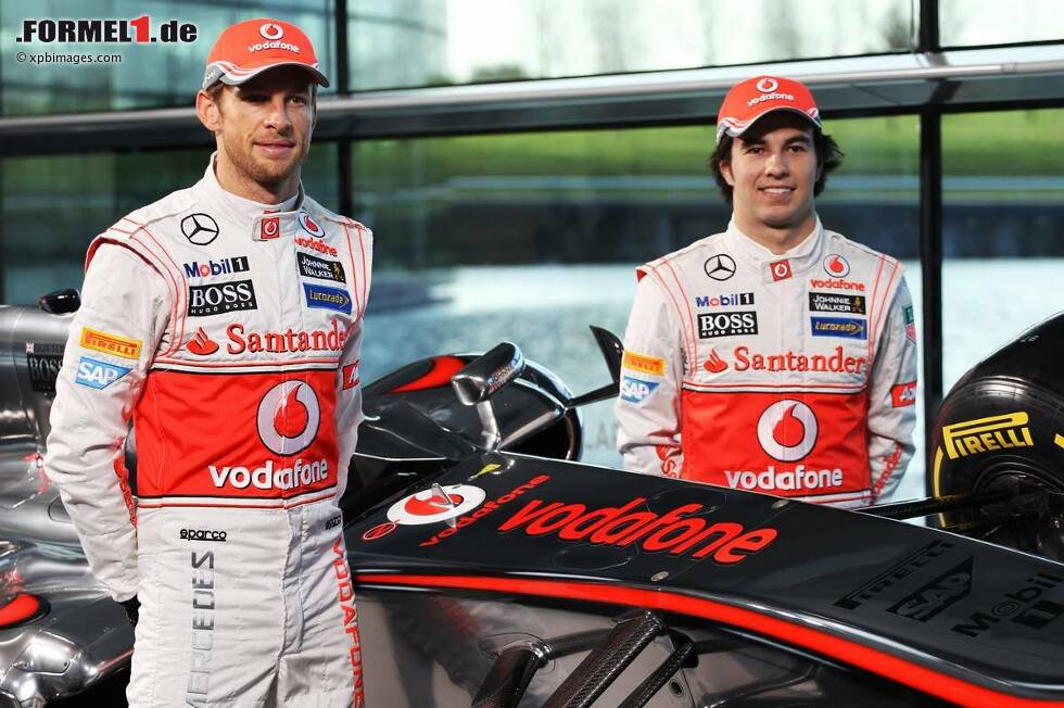 Foto zur News: Jenson Button (McLaren) und Sergio Perez (McLaren)