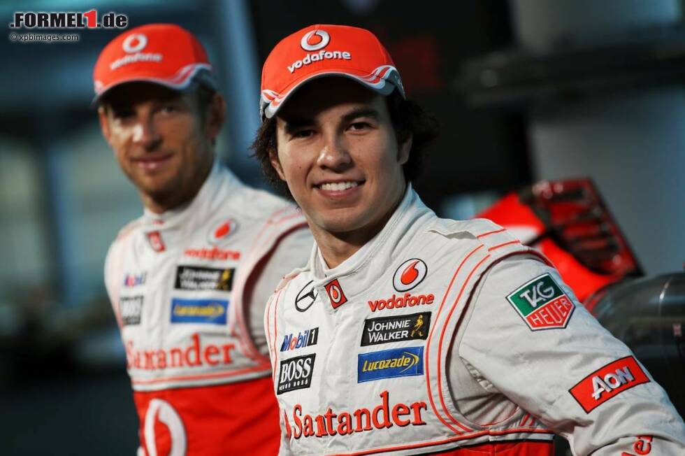 Foto zur News: Jenson Button (McLaren) und Sergio Perez (McLaren)