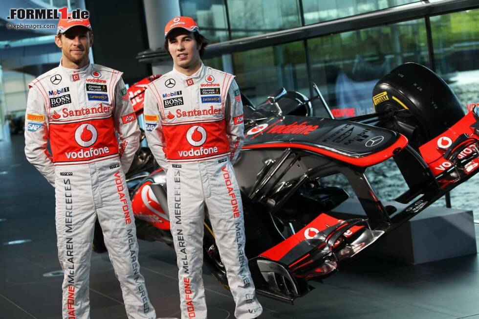 Foto zur News: Jenson Button (McLaren) und Sergio Perez (McLaren)