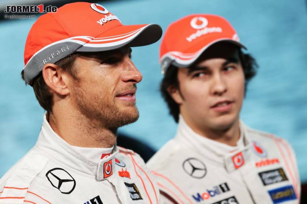 Foto zur News: Jenson Button (McLaren) und Sergio Perez (McLaren)