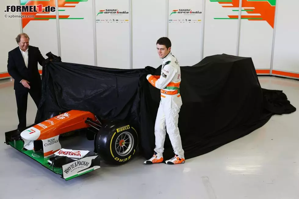 Foto zur News: Paul di Resta (Force India) enthüllt den Force-India-Mercedes VJM06