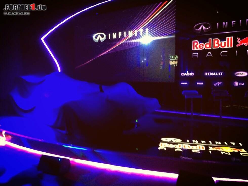 Foto zur News: Präsentation des Red-Bull-Renault RB9