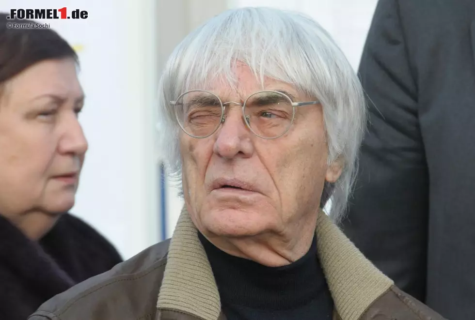 Foto zur News: Bernie Ecclestone begutachtet die Bauarbeiten an der Rennstrecke in Sotschi