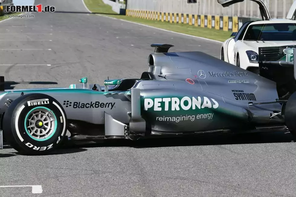 Foto zur News: Mercedes F1 W04