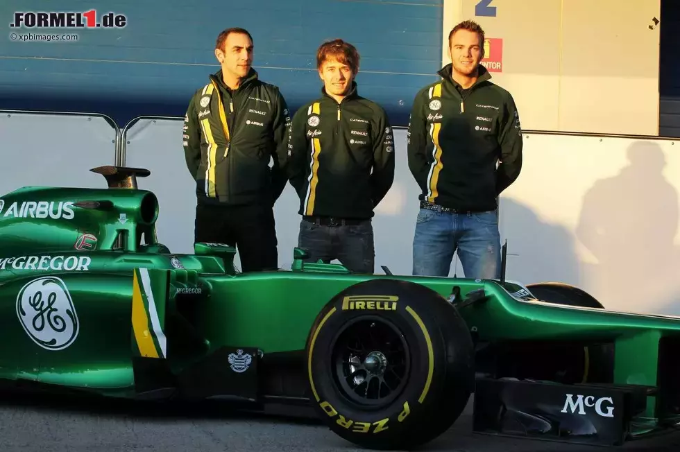 Foto zur News: Cyril Abiteboul, Charles Pic (Caterham) und Giedo van der Garde (Caterham)