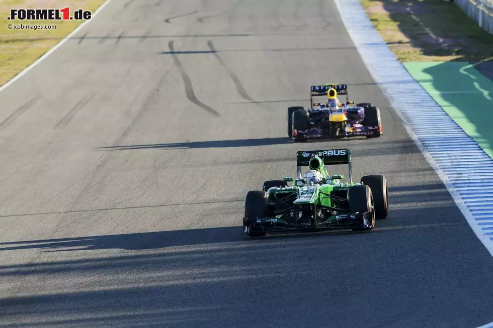 Foto zur News: Giedo van der Garde (Caterham) und Mark Webber (Red Bull)