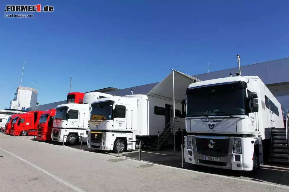 Foto zur News: Paddock in Jerez