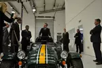 Foto zur News: David Cameron und Tony Fernandes (Caterham)