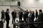 Foto zur News: David Cameron zu Besuch bei Caterham in Leafield