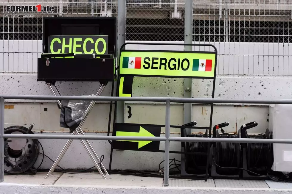 Foto zur News: Sergio Perez (McLaren)