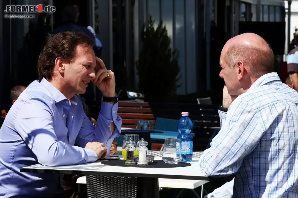 Foto zur News: Christian Horner und Adrian Newey