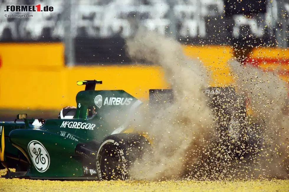 Foto zur News: Giedo van der Garde (Caterham) strandet im Kies