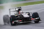 Foto zur News: Nico Hülkenberg (Sauber) im Regen von Melbourne