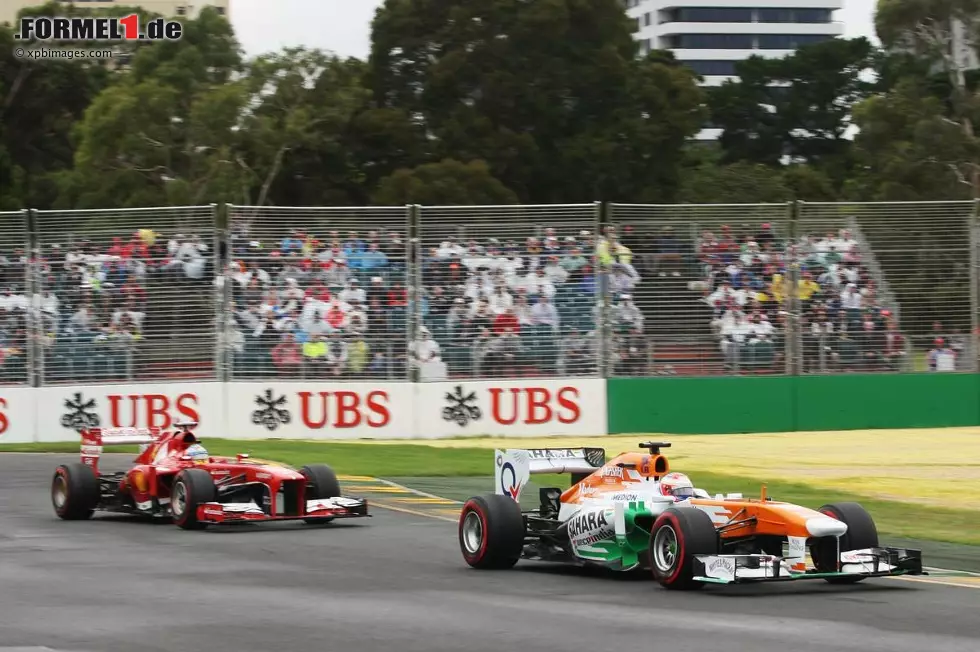 Foto zur News: Qualifying am Sonntag: Paul di Resta (Force India) und Fernando Alonso (Ferrari)