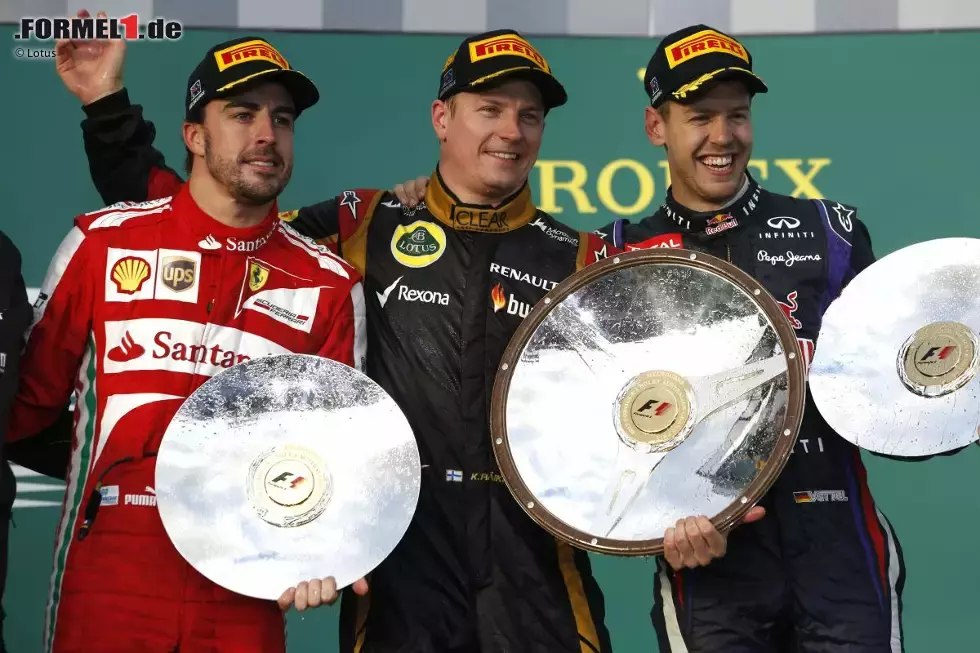 Foto zur News: Kimi Räikkönen (Lotus), Fernando Alonso (Ferrari) und Sebastian Vettel (Red Bull)