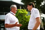 Foto zur News: Helmut Marko und Toto Wolff