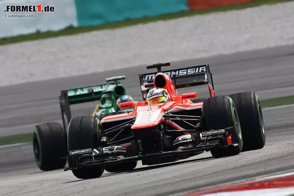 Foto zur News: Jules Bianchi (Marussia) und Giedo van der Garde (Caterham)