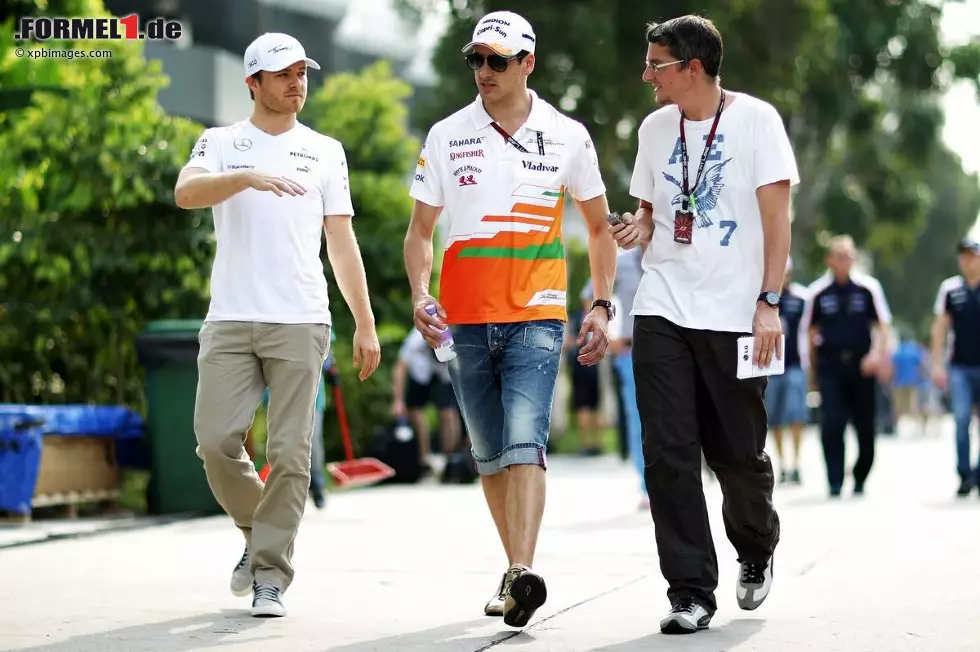 Foto zur News: Nico Rosberg (Mercedes), Adrian Sutil (Force India) und Journalist Tobias Grüner