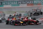 Foto zur News: Mark Webber (Red Bull) und Felipe Massa (Ferrari)