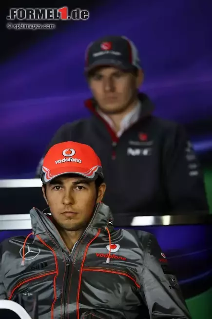 Foto zur News: Sergio Perez (McLaren) und Nico Hülkenberg (Sauber)