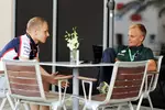 Foto zur News: Finnen unter sich: Valtteri Bottas (Williams) und Heikki Kovalainen