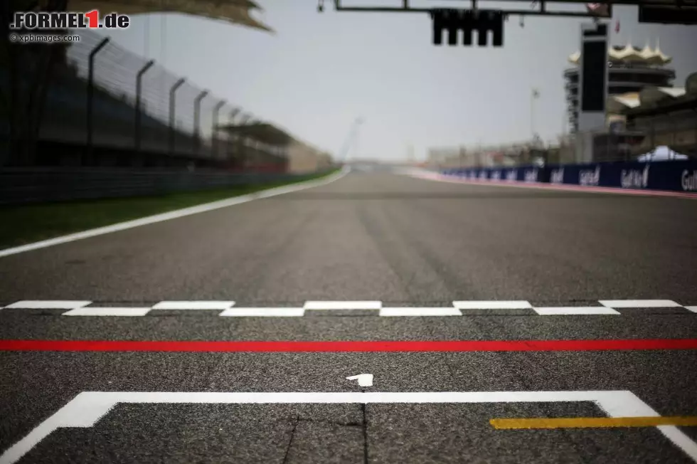 Foto zur News: Die Pole-Position auf dem Bahrain International Circuit