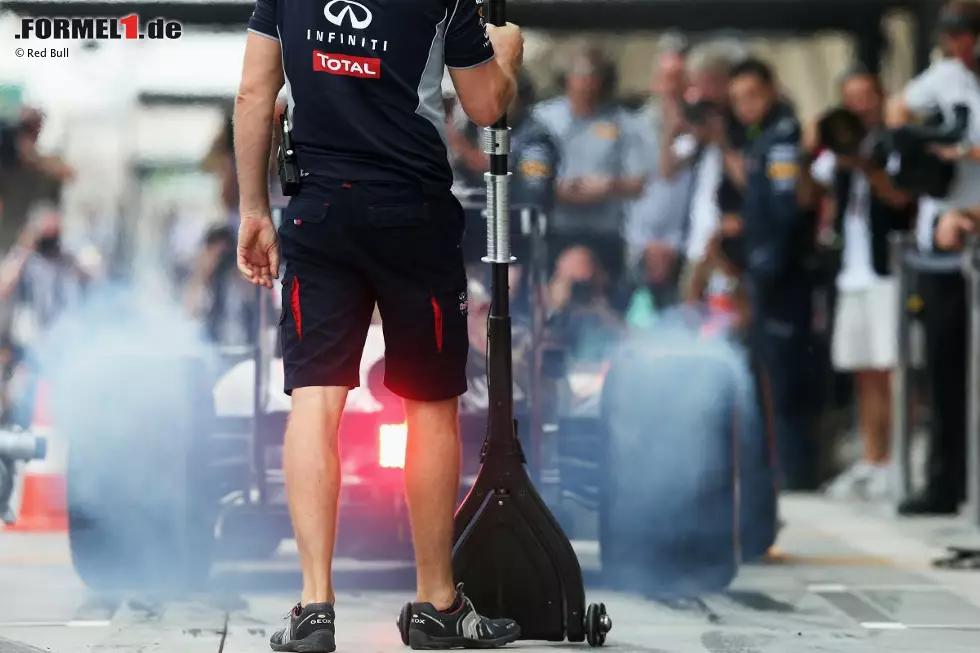 Foto zur News: Red Bull an der Box