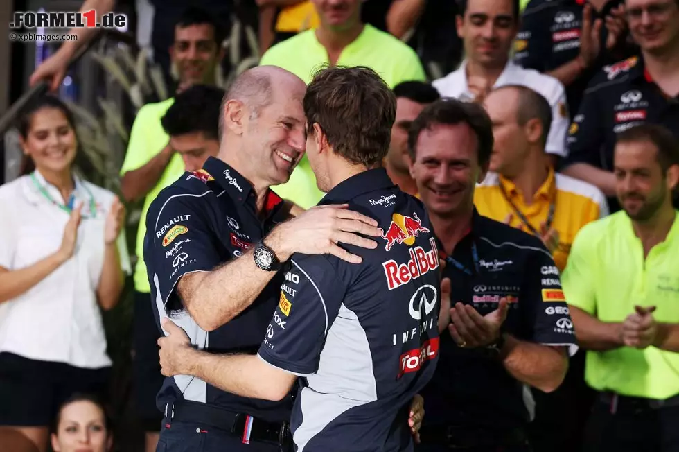 Foto zur News: Sebastian Vettel (Red Bull) und Adrian Newey