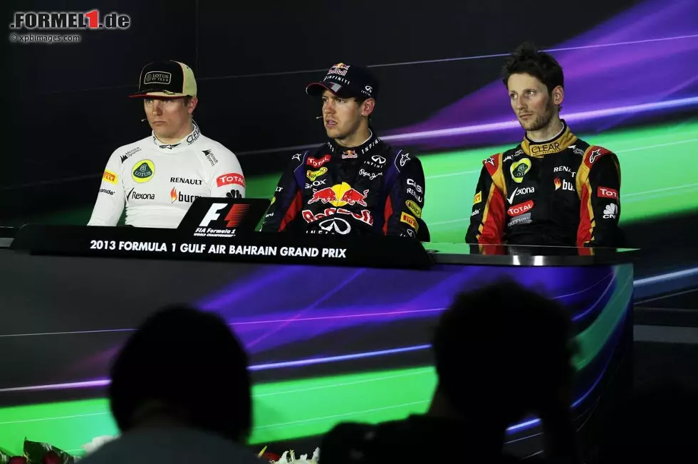 Foto zur News: Sebastian Vettel (Red Bull), Romain Grosjean (Lotus) und Kimi Räikkönen (Lotus)